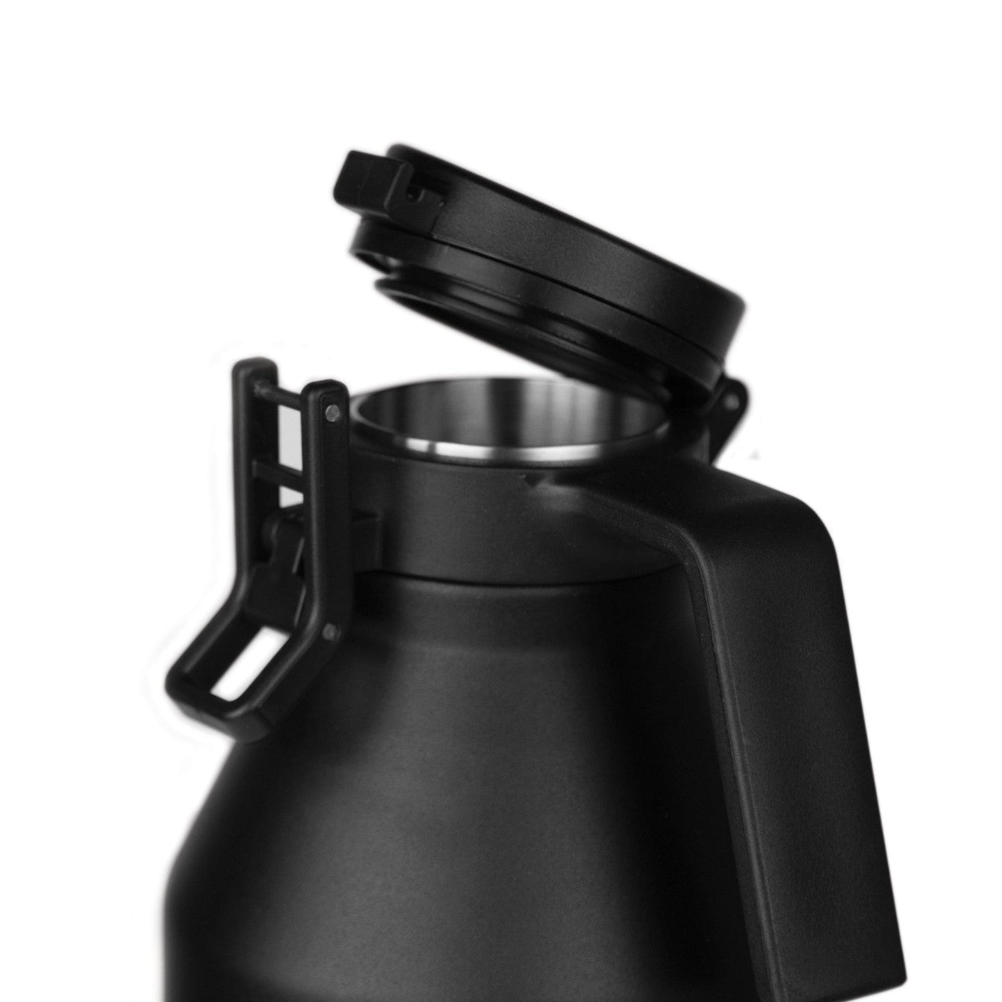64oz-growler-x7 growlerdetail1_f7b2c86e-8bb8-40fc-b9ae-6f2e9d01276f__402220.jpg